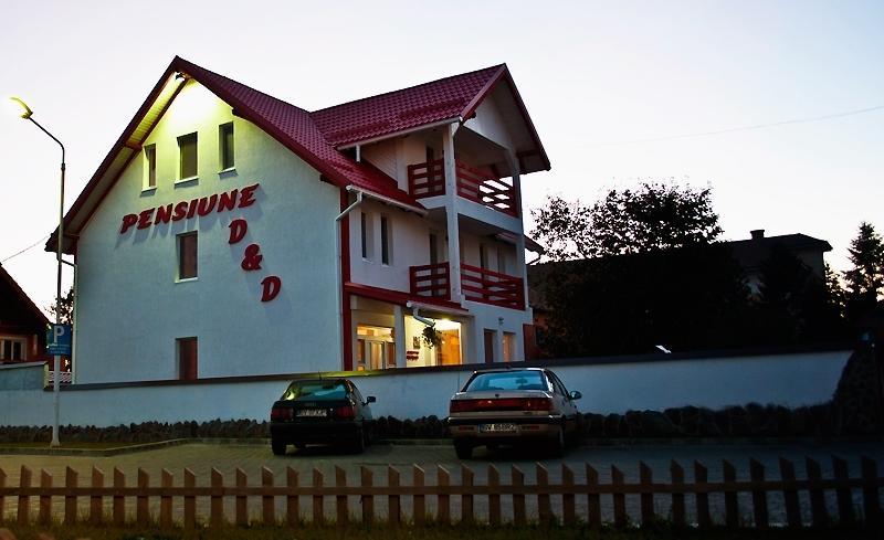 Pensiunea D&D Făgăraş Esterno foto