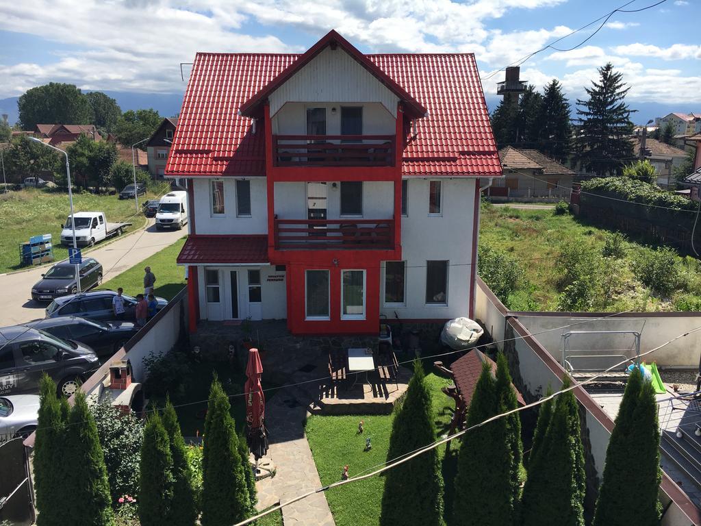 Pensiunea D&D Făgăraş Esterno foto